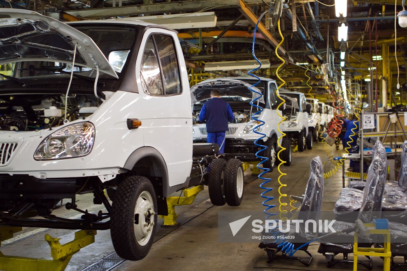 GAZ commences manufacture of GAZelle-Business truck