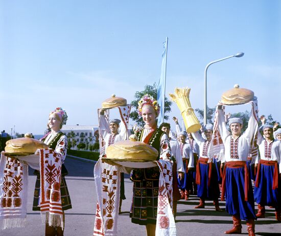 Harvest festival in Donetsk