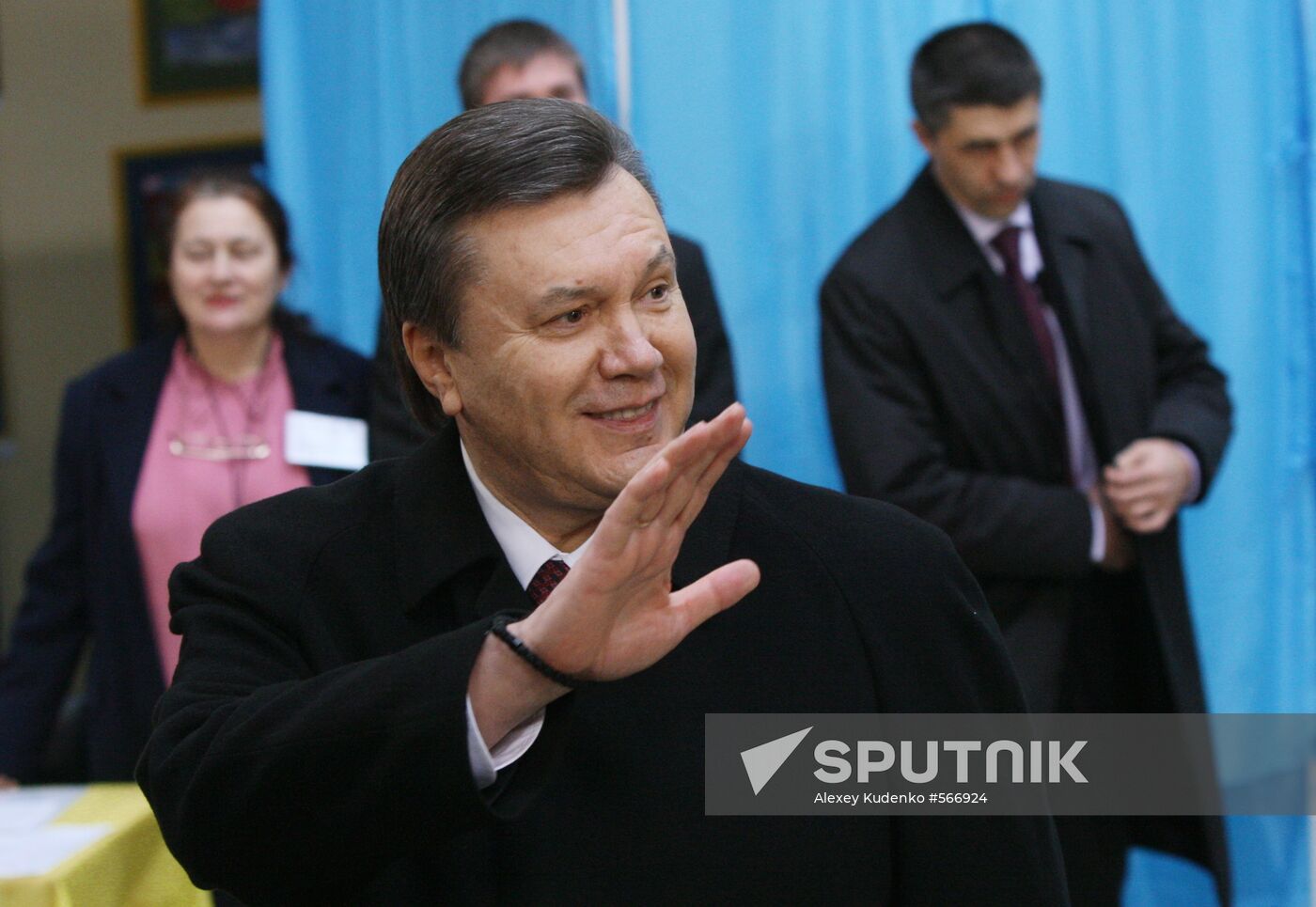 Viktor Yanukovych votes in Ukrainian presidential election