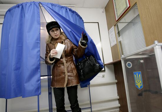 Voting at Ukrainian Consulate General in Rostov-on-Don