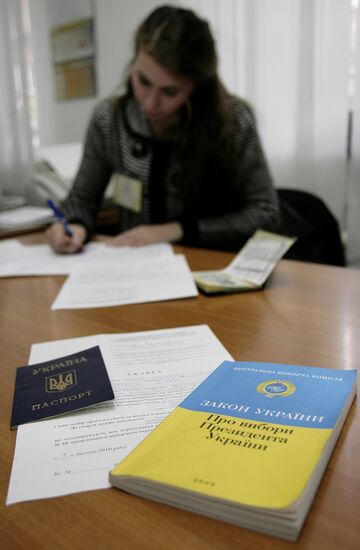 Voting at Ukrainian Consulate General in Rostov-on-Don