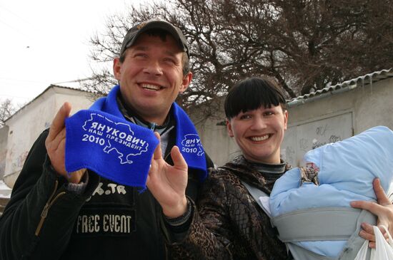 Residents of Sevastopol vite in Ukrainian presidential election