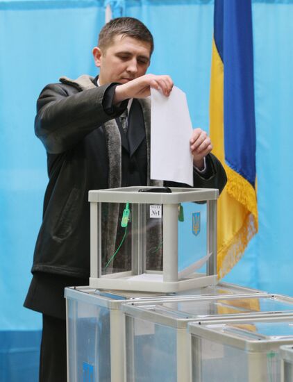 Second round of Ukrainian presidential elections