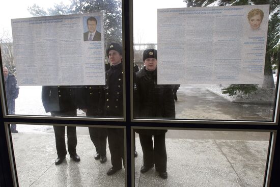 Residents of Sevastopol vite in Ukrainian presidential election
