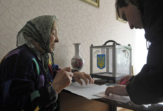 Home voting in Kiev