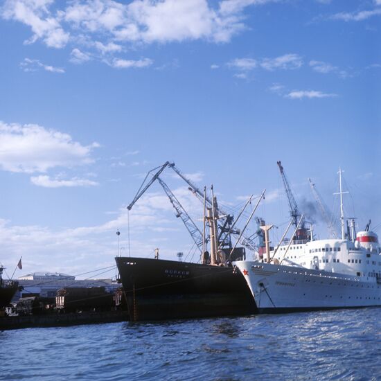 Vessels in the Golden Horn bay