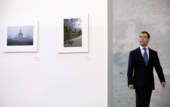 President Medvedev at Best of Russia 2009 photo exhibition