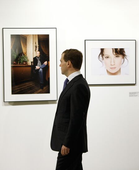 Russian President at Best of Russia 2009 photo exhibition