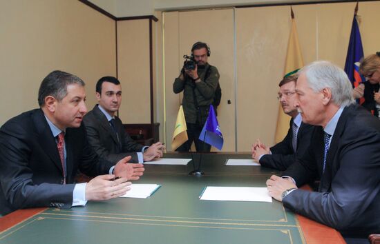 Boris Gryzlov meets with Zurab Nogaideli