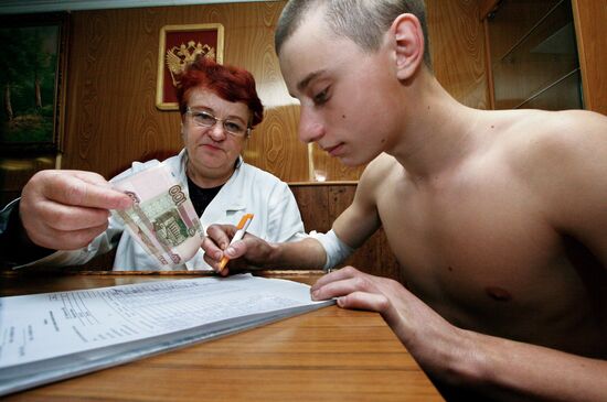 Russia's Pacific Fleet sailors donate blood