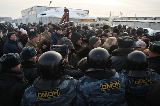 Traders forced out of Khasansky market in St. Petersburg