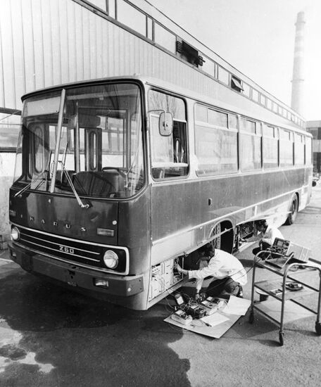 Ikarus-260 bus