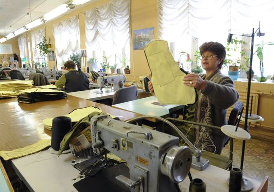 Manufacture and testing of bulletproof vests for Russian police