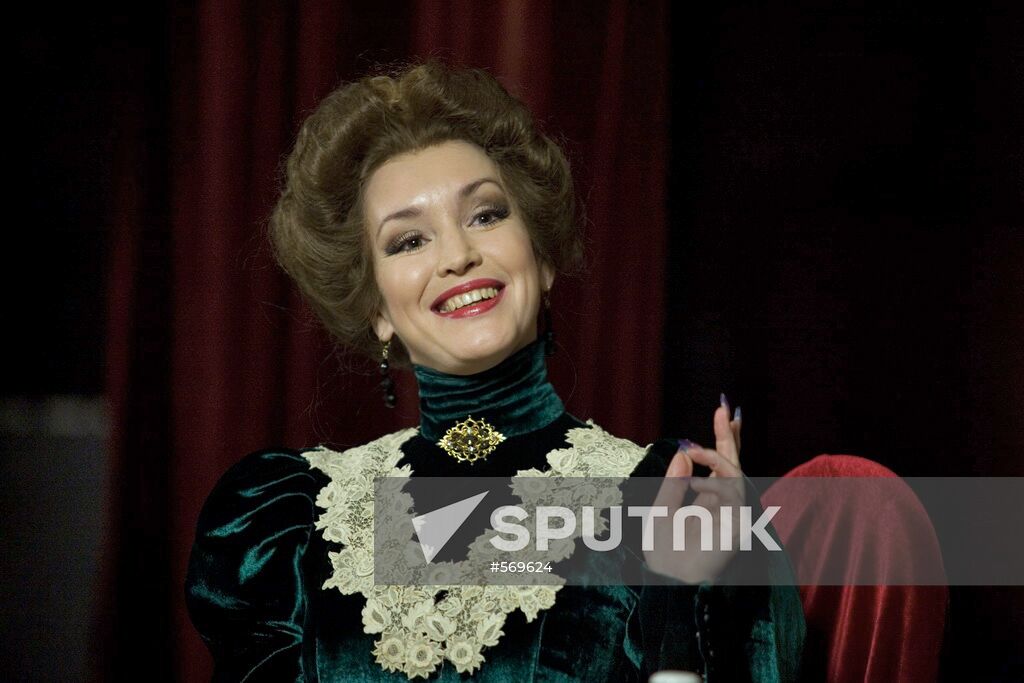 Actress Anna Samokhina on set of her last movie