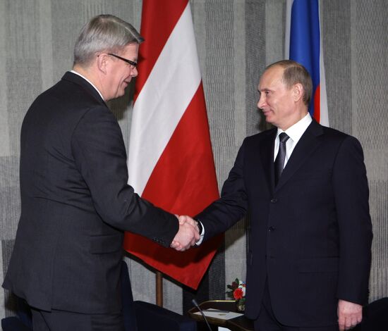 Vladimir Putin meets with Latvian president