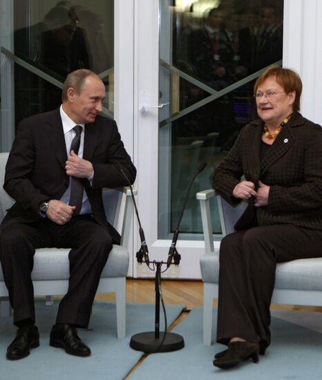 Vladimir Putin meets with Finnish President