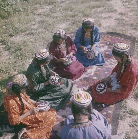 Embroideresses