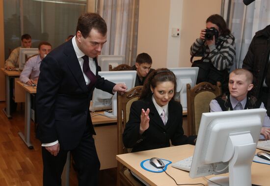 Dmitry Medvedev visits Tomsk electromechanical factory