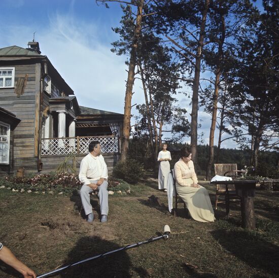 Actors on set of Yuly Karasik's movie Chaika