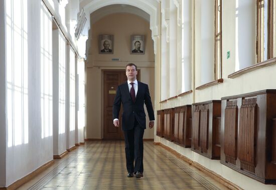 Dmitry Medvedev meets with Tomsk students