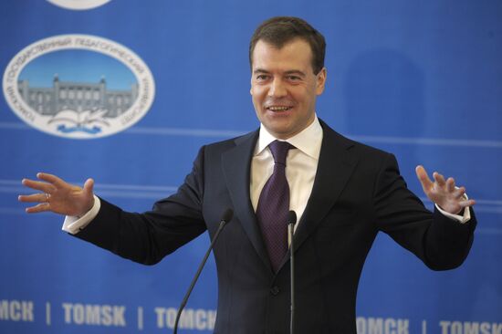 Dmitry Medvedev meets with Tomsk students