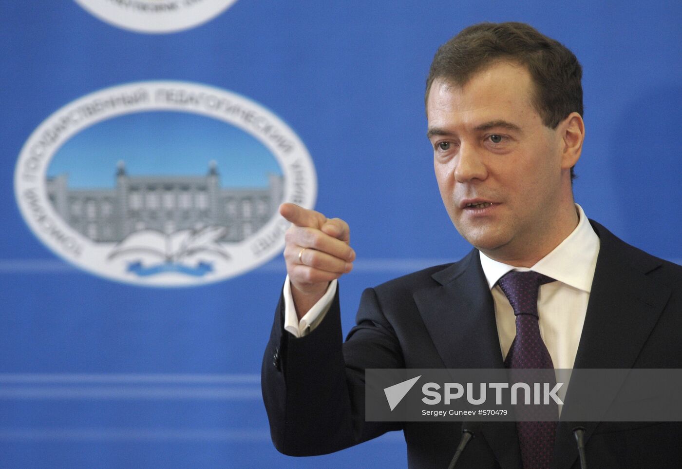 Dmitry Medvedev meets Tomsk students