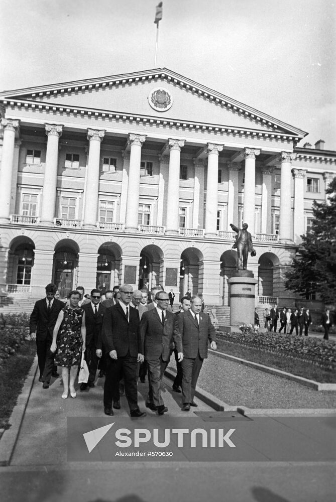 GDR party-and-government delegation