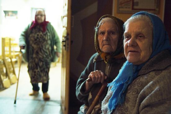 Residents of Veteran's home in Veliky Novgorod