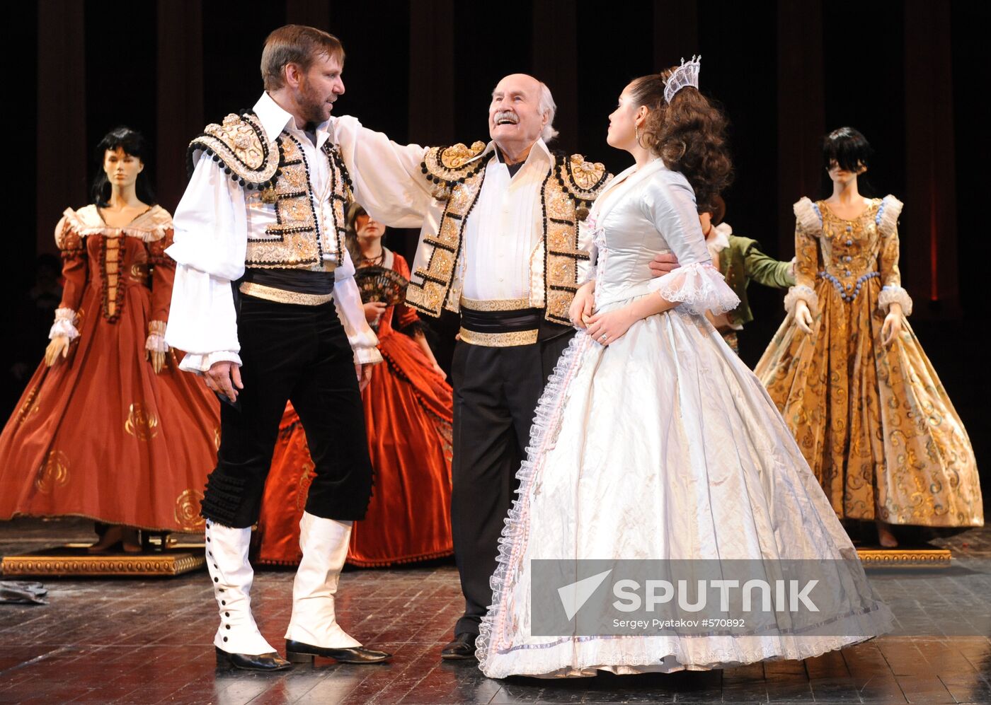 Pre-premiere run of "Dancing with Teacher" play