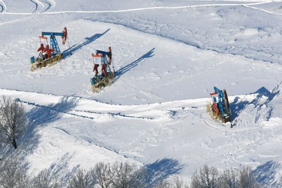 Oil pumping units
