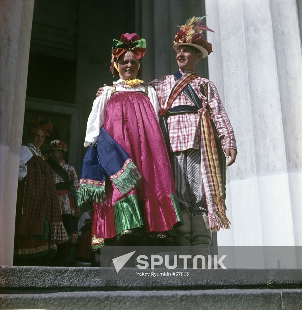 Folk art group