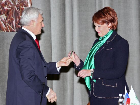 Vladimir Plotnikov and Yelena Skrynnik