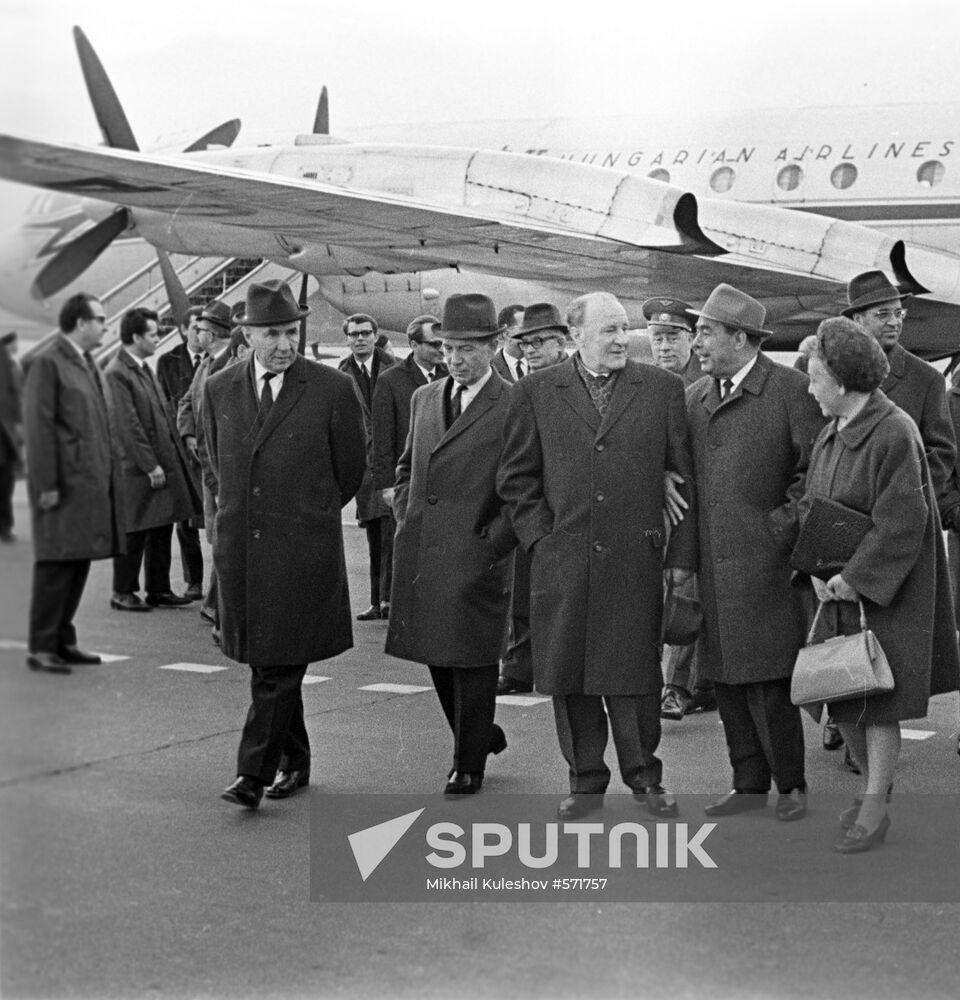 Arrival by Hungarian delegation