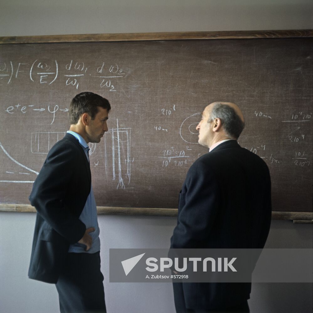 Academician Alexandre Skrinsky and Gersh Budker