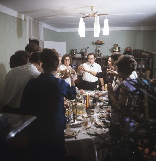 Engineer Alexander Guskov and his family ringing in New Year