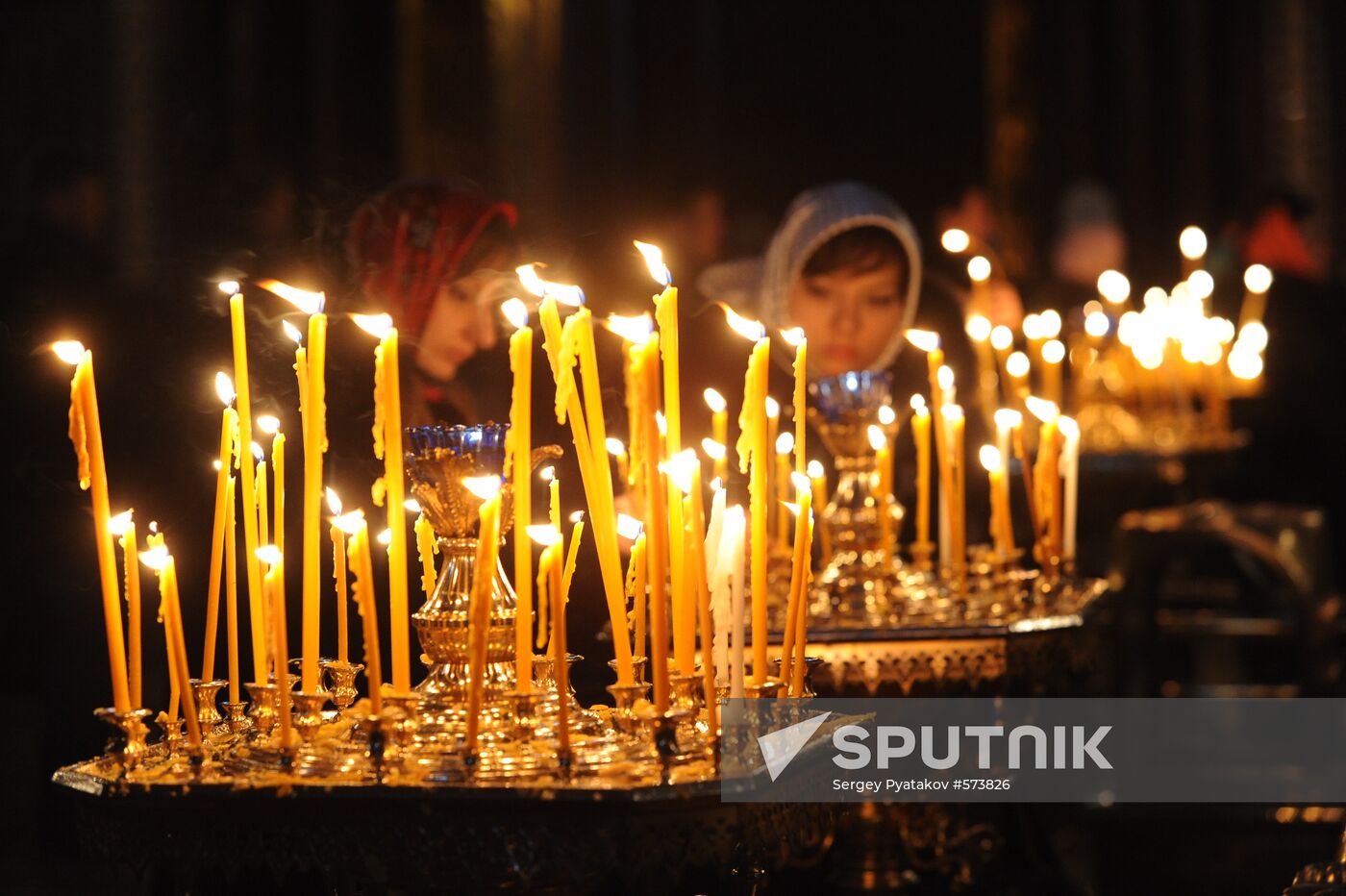 Moscow believers attend patriarchal service on Shrove Sunday