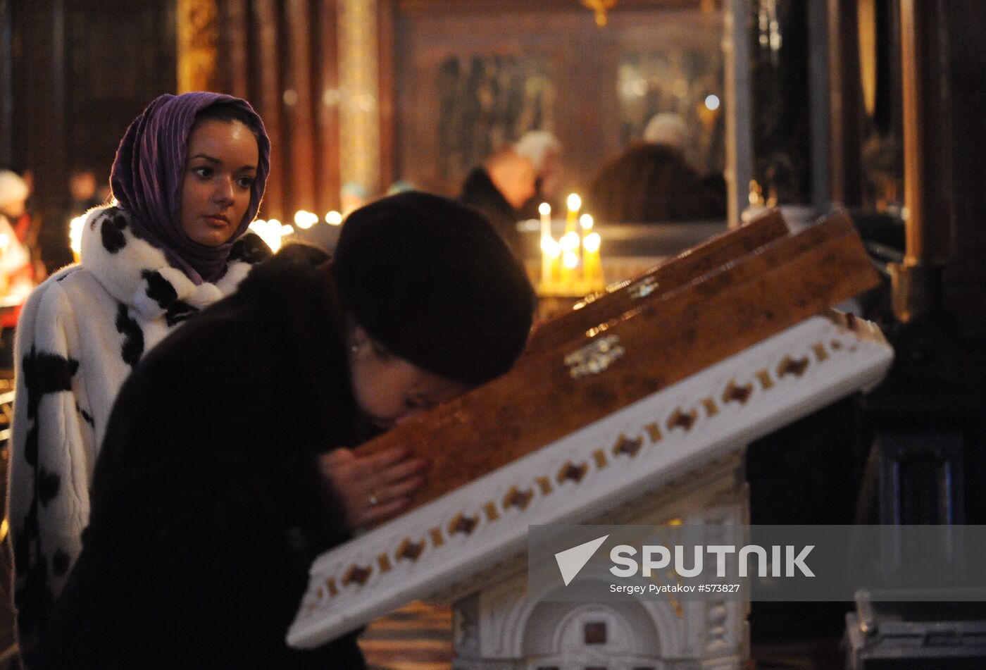 Moscow believers attend patriarchal service on Shrove Sunday