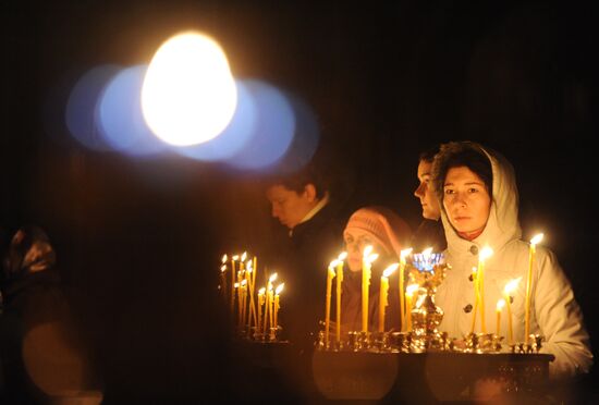 Moscow believers attend patriarchal service on Shrove Sunday