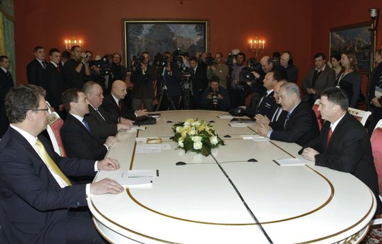 Dmitry Medvedev and Benjamin Netanyahu