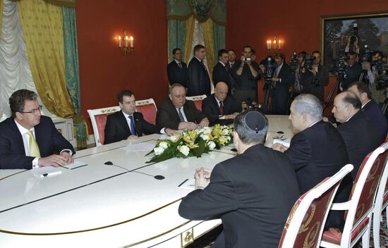 Dmitry Medvedev and Benjamin Netanyahu