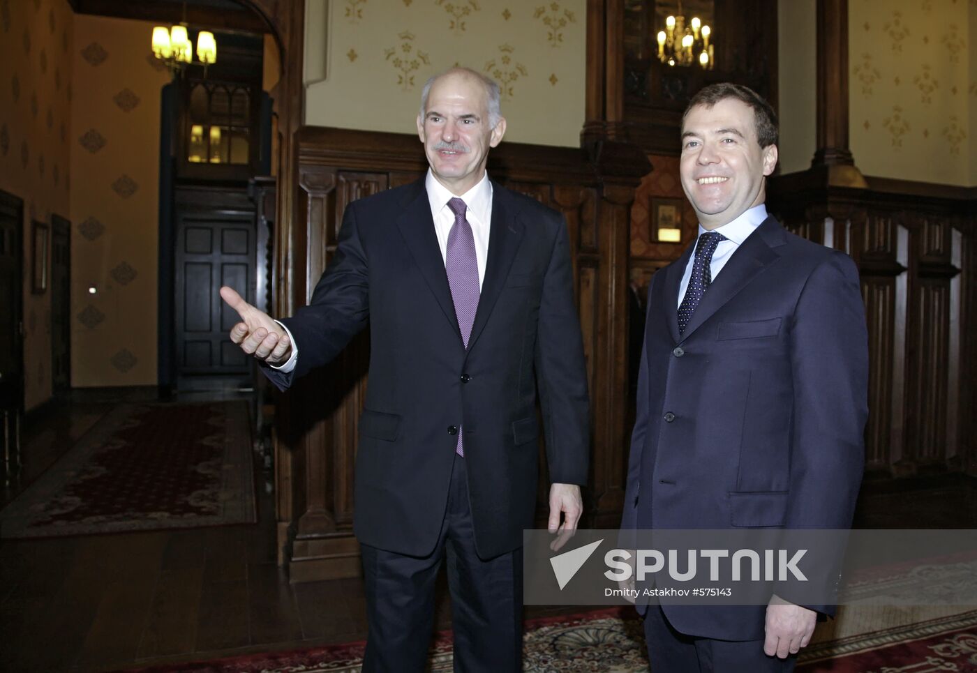 Dmitry Medvedev meets with George Papandreou