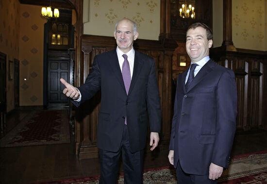 Dmitry Medvedev meets with George Papandreou