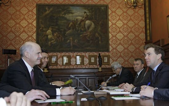 Dmitry Medvedev meets with George Papandreou