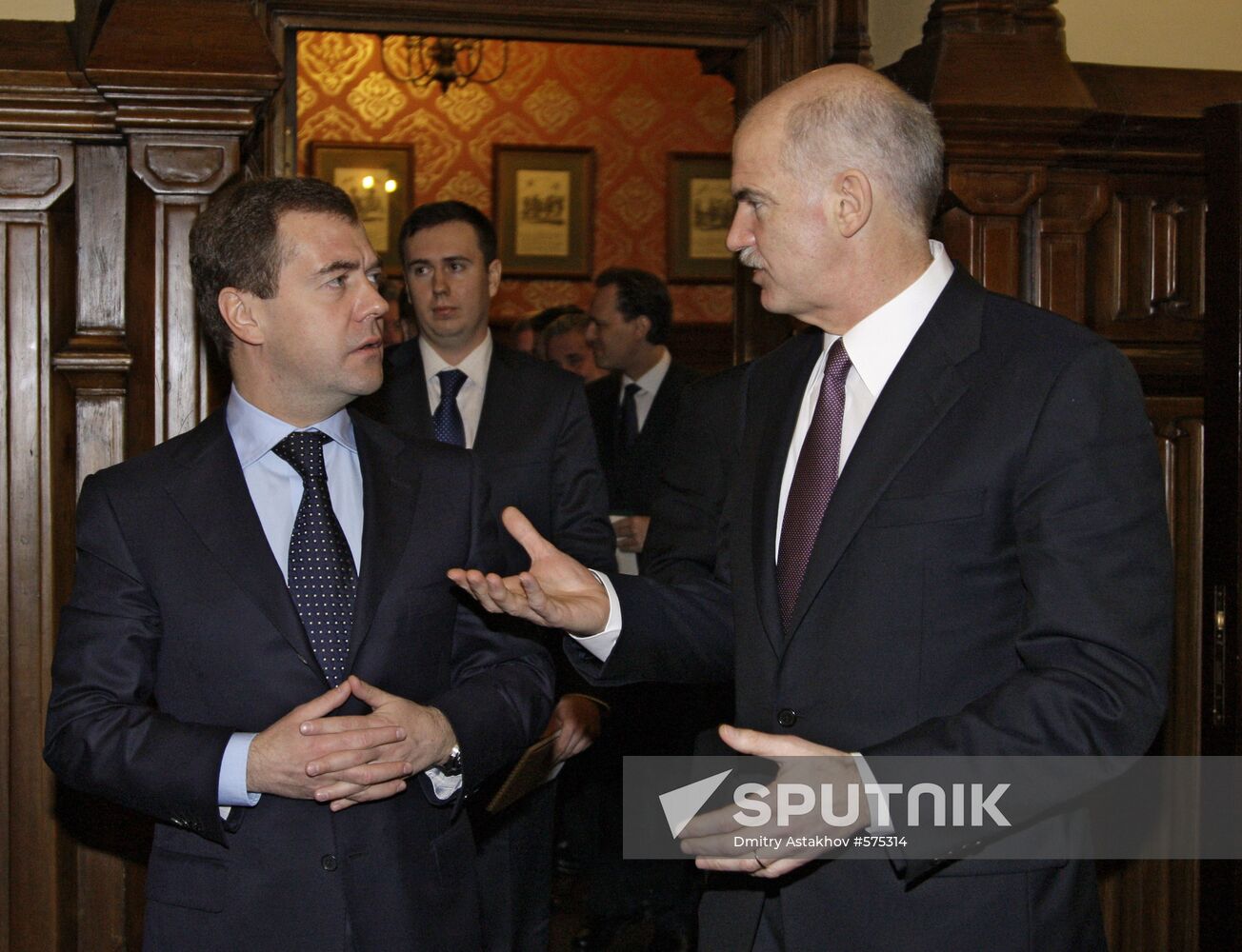 Dmitry Medvedev meets with George Papandreou