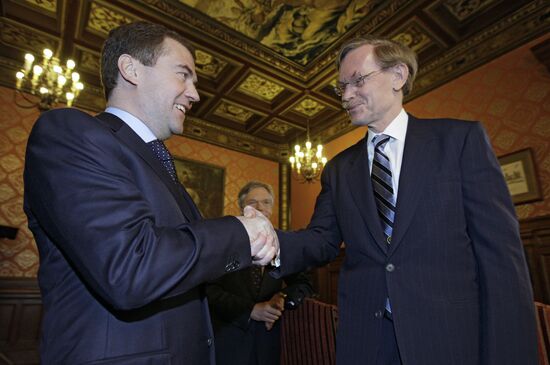 Dmitry Medvedev meets with Robert Zoellick