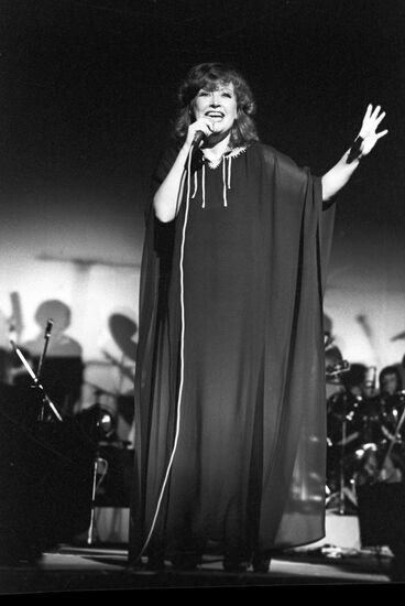 Alla Pugacheva