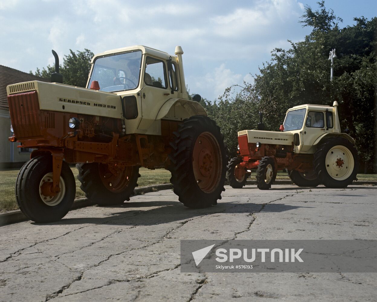 MTZ-80 and MTZ-82 tractors