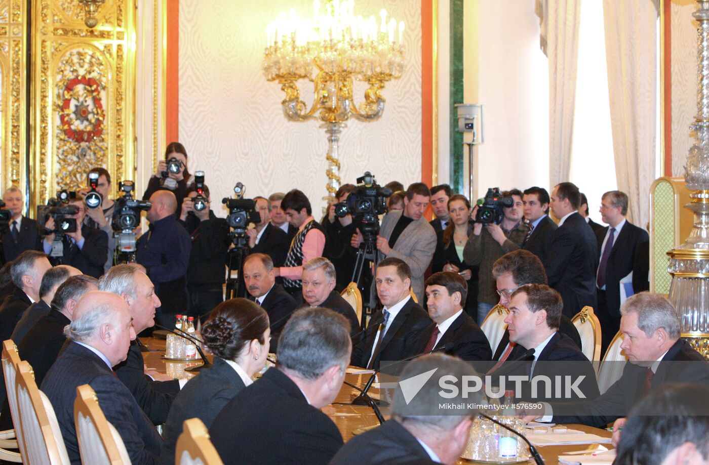 Dmitry Medvedev meets with Sergei Bagapsh