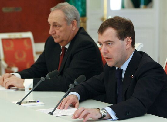 Dmitry Medvedev meets with Sergei Bagapsh