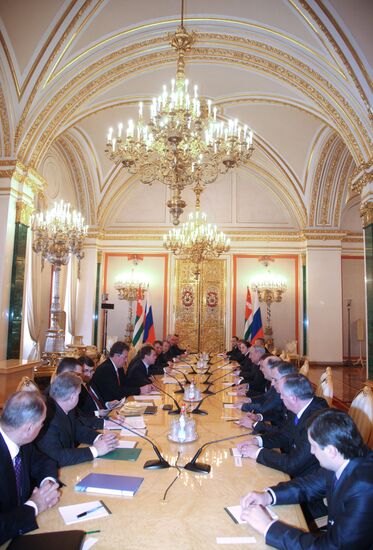 Dmitry Medvedev meets with Sergei Bagapsh